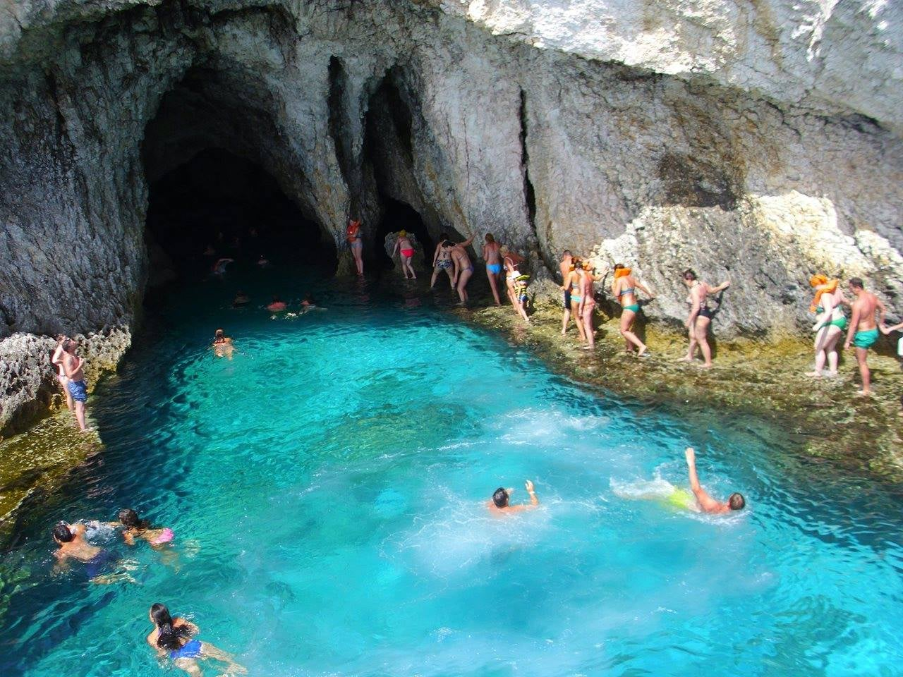 Guests dining on the cruise